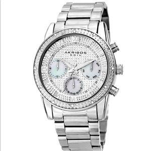 Silver-tone Case on Silver Bracelet, Silver Dial with Silver-tone